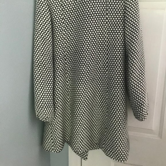 | Liquid | Make an Offer | Black and White Jacket’s - Picture 3 of 3